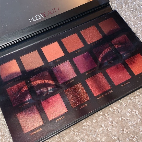 HUDA beauty desert dusk palette - Picture 3 of 5